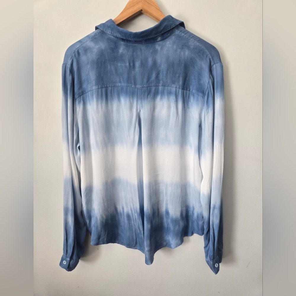 New MOTION By POINT ZERO Blue Tie-Dye Rayon Top - Picture 9 of 10